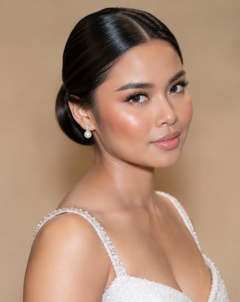 Sleek classic bridal look